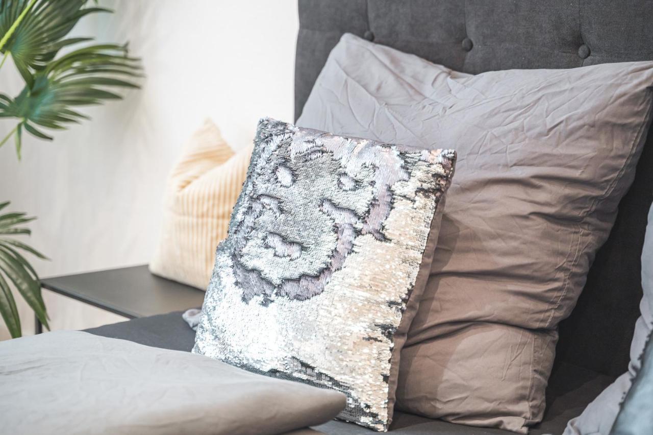 Das Crazy Monkey Loft Mit 100Qm & Summerlounge Apartment Stuttgart Luaran gambar